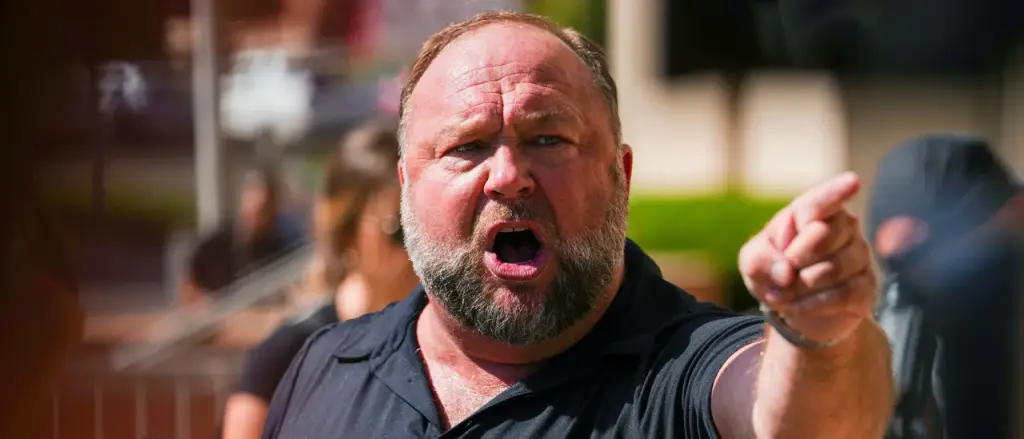 Alex Jones Claims Candace Owens Is Operating a Mind Control Scheme for the Deep State