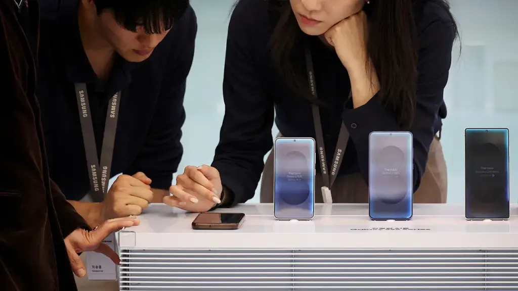 Android Emergency Live Video allows 911 operators to view your emergency 상황.