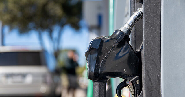 Average Gas Price in the U.S. Falls Again, Below $3 a Gallon