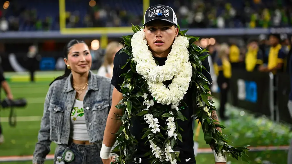 Browns fans criticize Dillon Gabriel's fiancée Zo Caswell for her remark about the team's loss