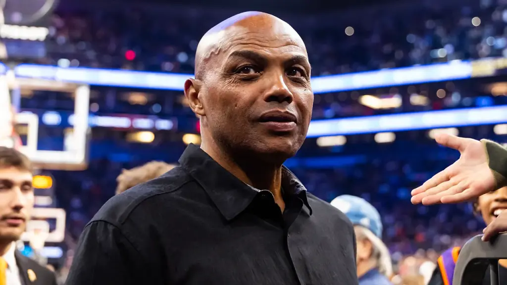 Charles Barkley criticizes NBA Cup prize money as Knicks and Spurs face off for the championship