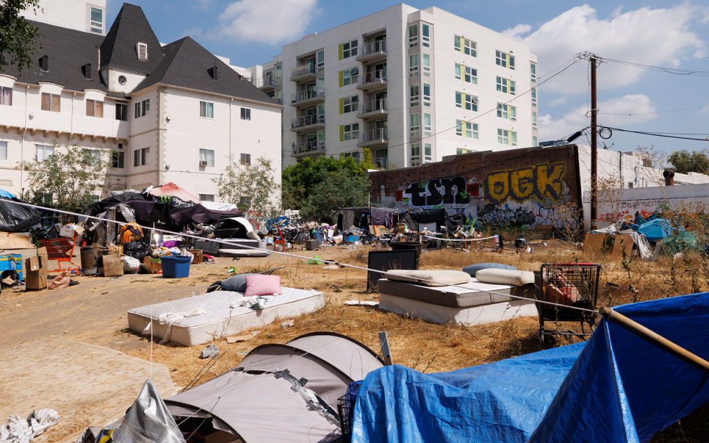 City Council candidate in LA promises to reside in a trailer at MacArthur Park