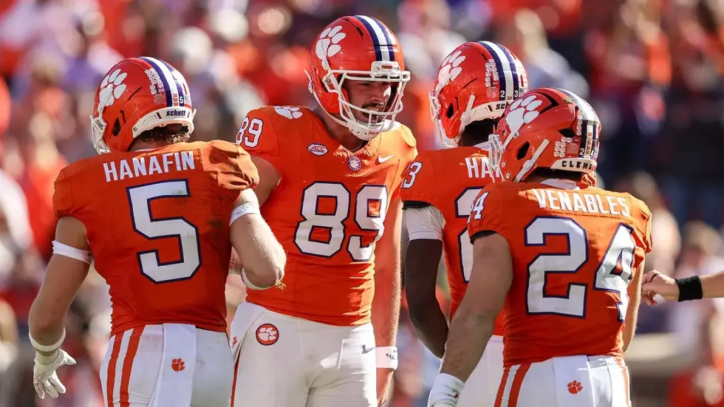 Clemson mocked for a mistake on a fake punt