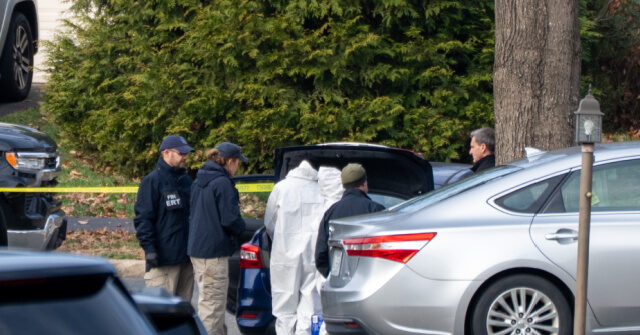 Clues Connecting to J6 Pipe Bomber Arrest Have Been 'Sitting at the FBI' for 4 Years