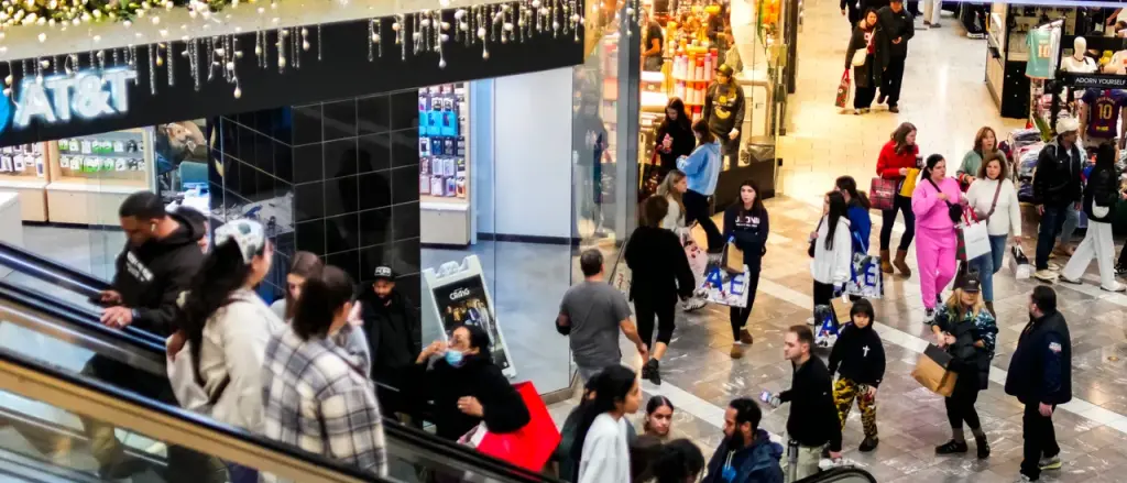 Confidence in the Economy Among Americans Drops to a 17-Month Low, Survey Indicates