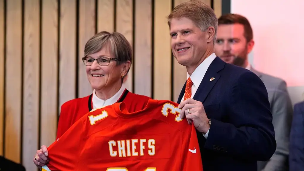 Congressman criticizes Chiefs' move plan