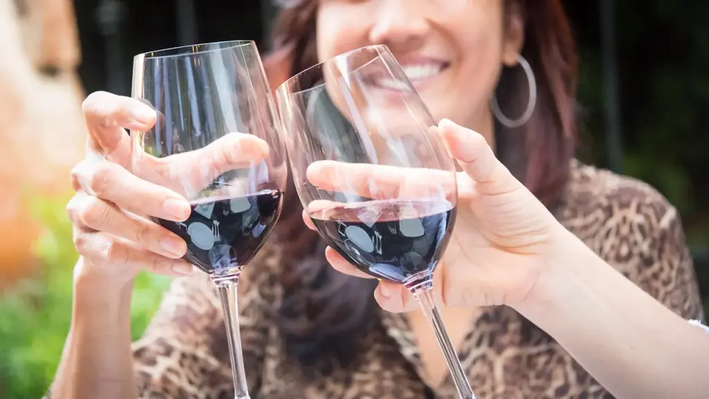 Doctors explain the connection between alcohol and digestive problems, revealing the term 'booze butt.'