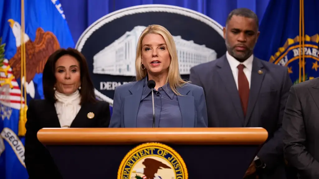 Evidence of J6 pipe bomb was simply 'sitting there' during Biden's time, Bondi states