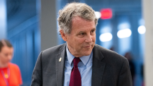 Ex-Democratic senator seeks Hollywood funding for 2026 return despite populist stance