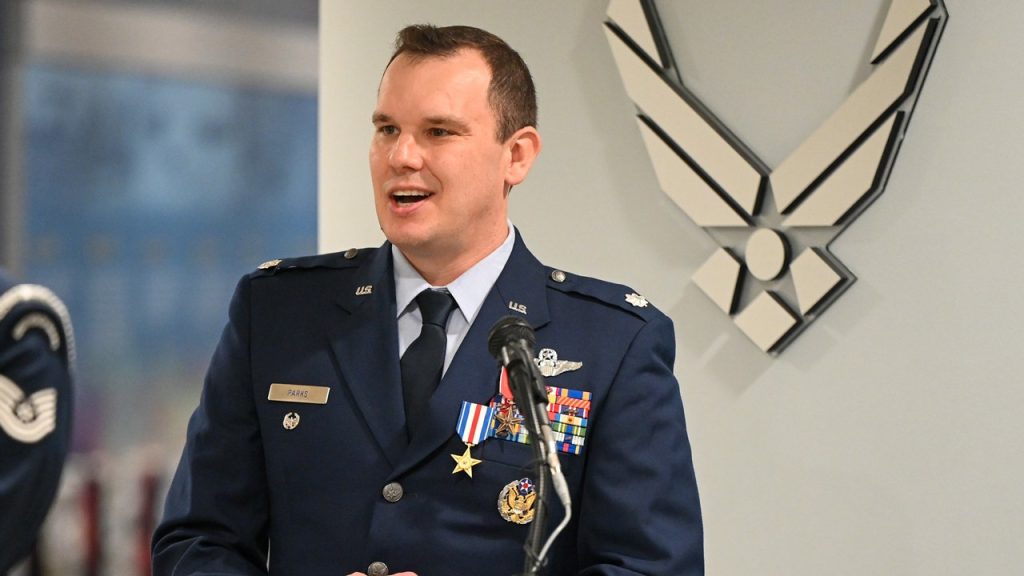 F-16 pilot awarded rare Silver Star for bravery in combat against the enemy