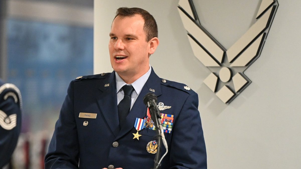 F-16 pilot awarded rare Silver Star for bravery in combat against the enemy