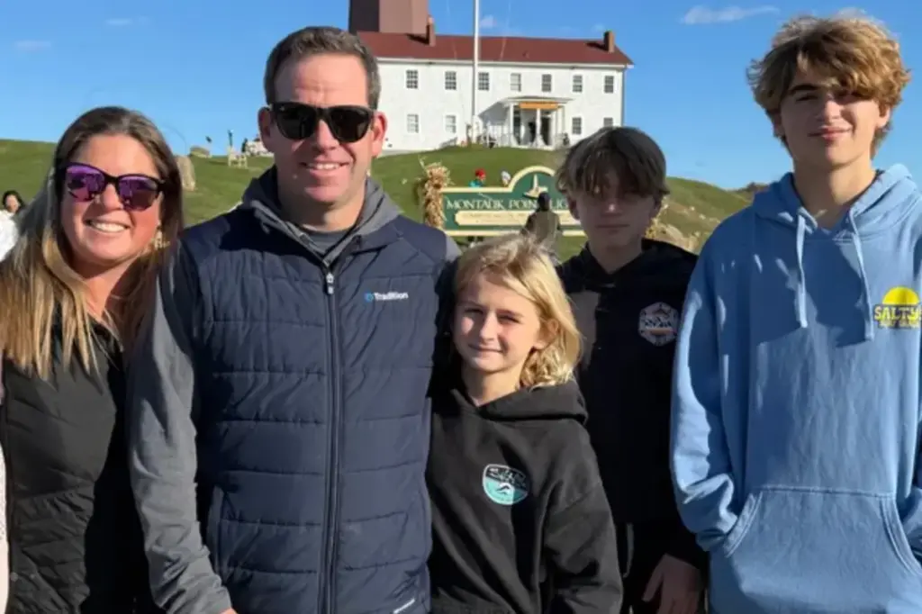 Father attacked violently over a small $20 dispute outside the Beacon Theatre in NYC.