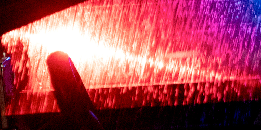 Father reacts quickly after intruder enters his home at night and goes to check on his children