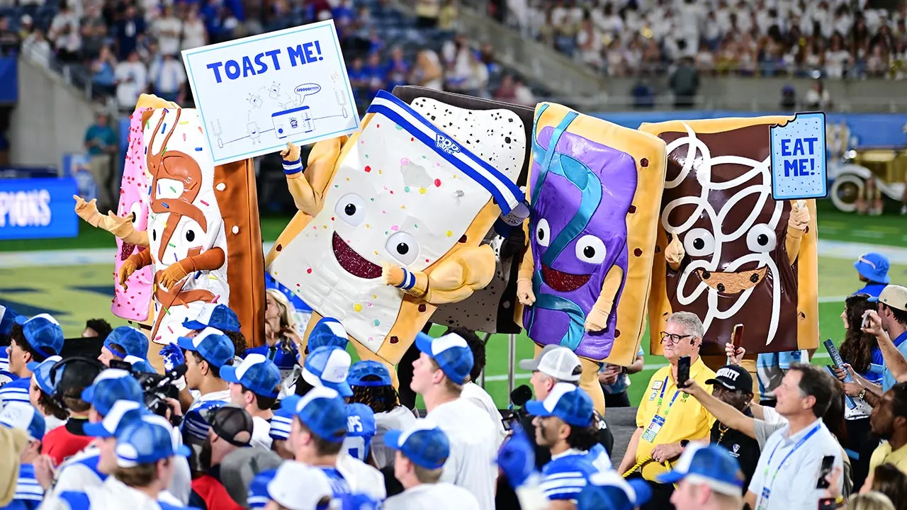 Five unforgettable moments from the Pop-Tarts Bowl