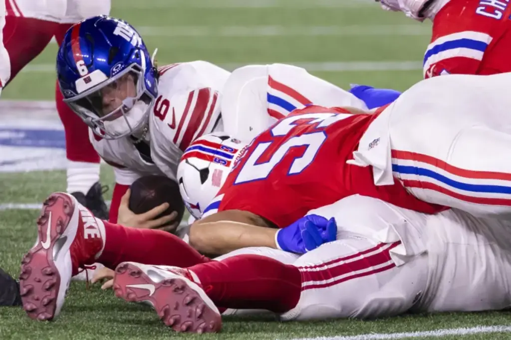 Giants want Jaxson Dart to understand when to step out of bounds