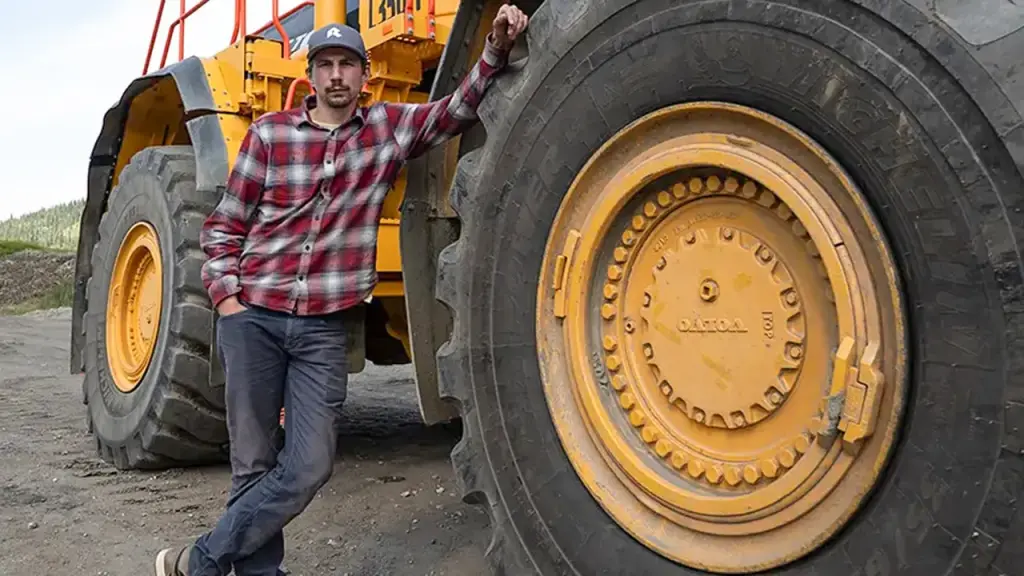 'Gold Rush' star states that the surge in mining indicates a decline in trust in the US dollar