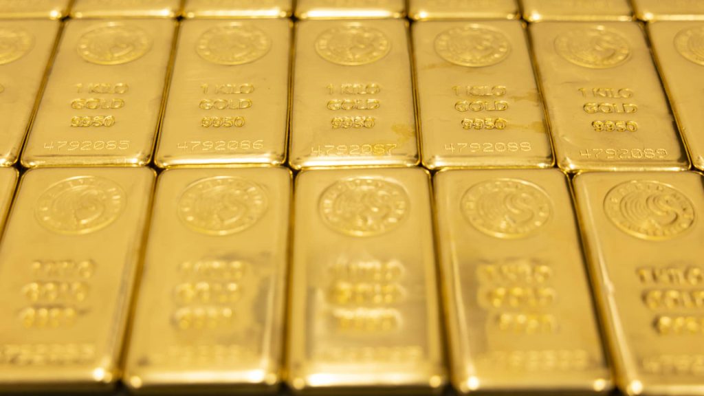 Gold reaches a six-week peak due to cautious feelings in the stock market and a weaker dollar.
