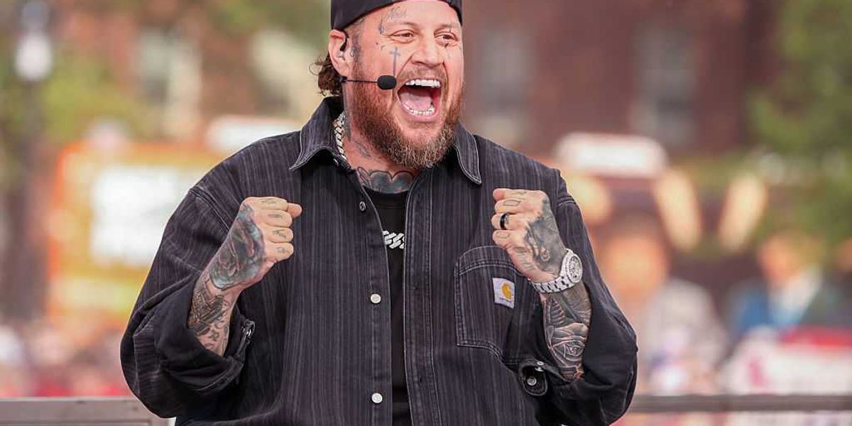 "I believed I wouldn't live long": Jelly Roll gets tearful as Joe Rogan surprises him in touching video