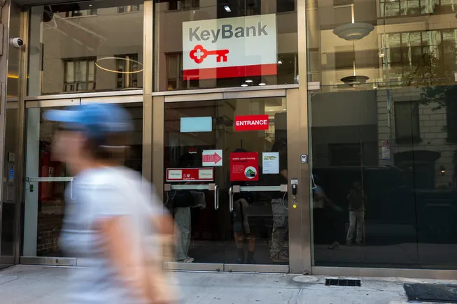 Investor seeks dismissal of KeyBank CEO