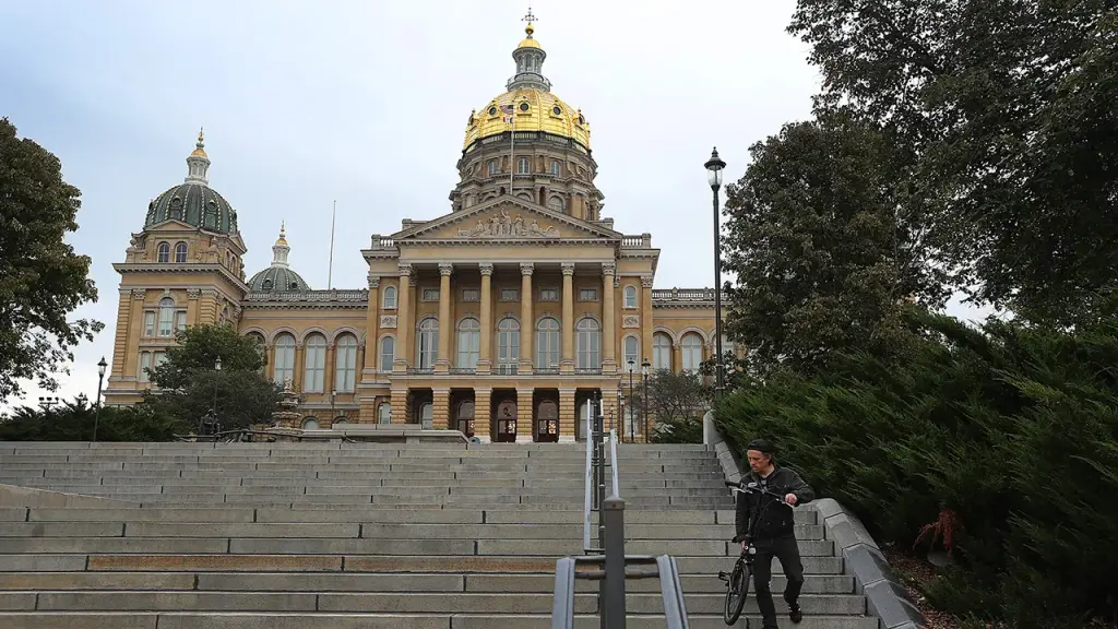 Iowa's special election on Tuesday may allow Republicans to gain a supermajority.