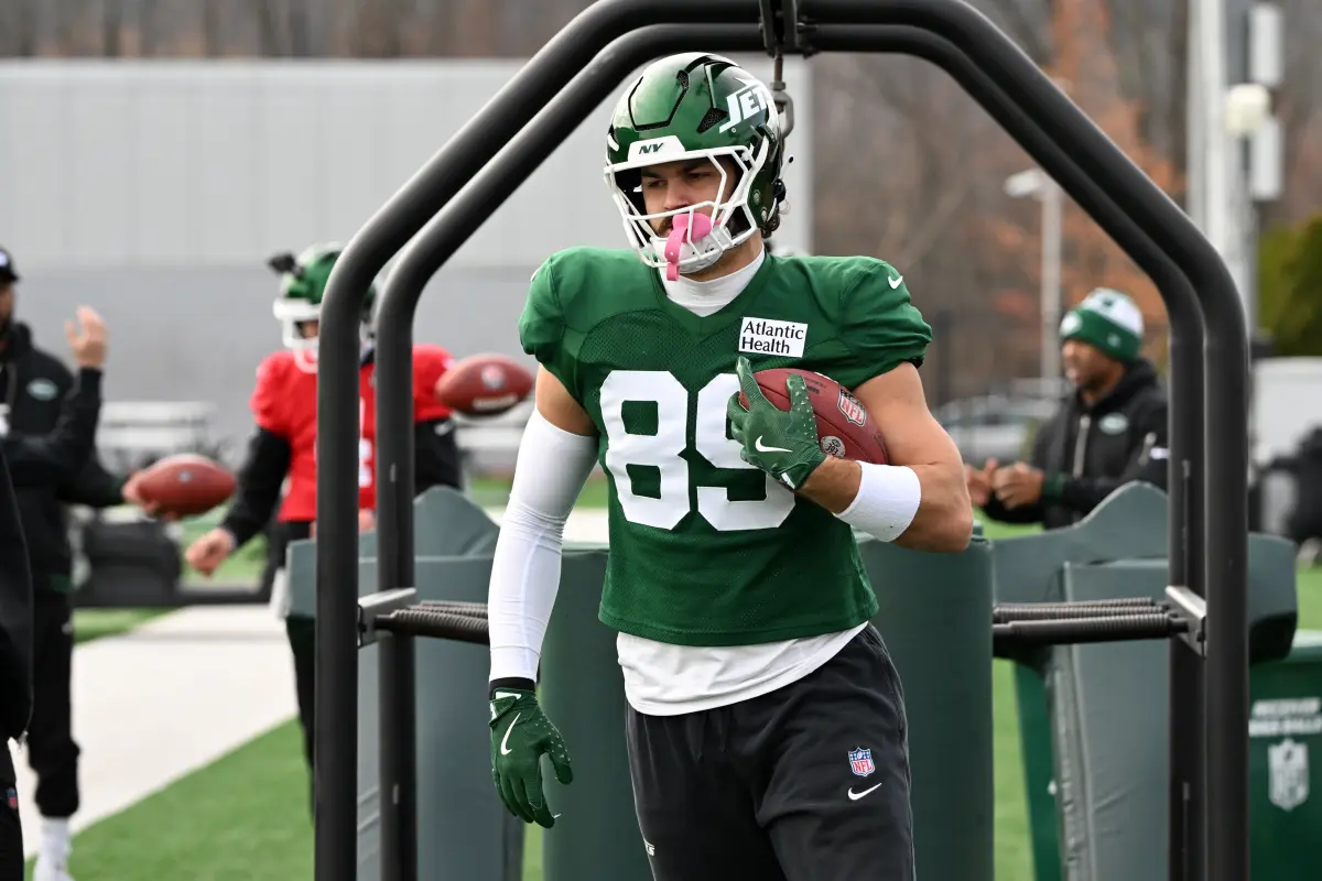 Jeremy Ruckert appreciates Aaron Glenn's steady performance with the Jets