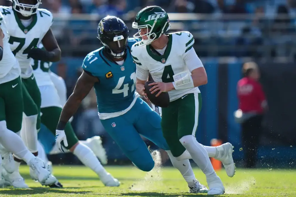 Jets still undecided on starting quarterback following Brady Cook's inconsistent performance