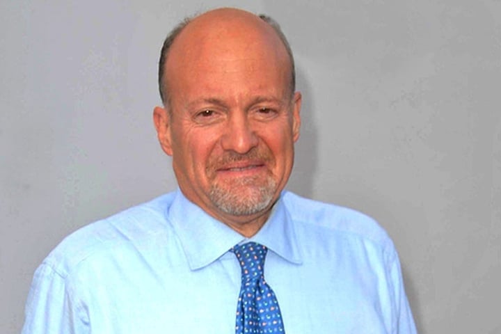 Jim Cramer Advises to Sell This AI Infrastructure Stock During Significant Decline, Even with New Partnerships and Positive Analyst Ratings