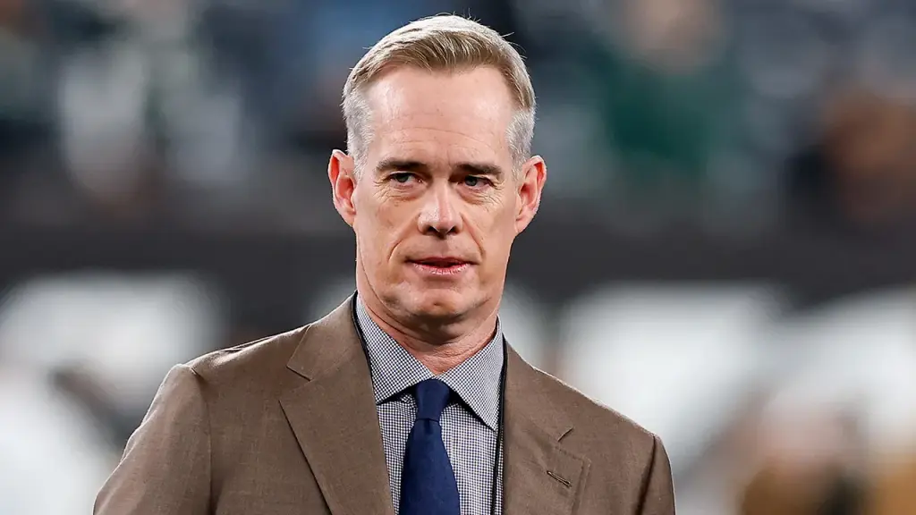 Joe Buck states referees overlooked an important penalty in the Falcons-Rams game.