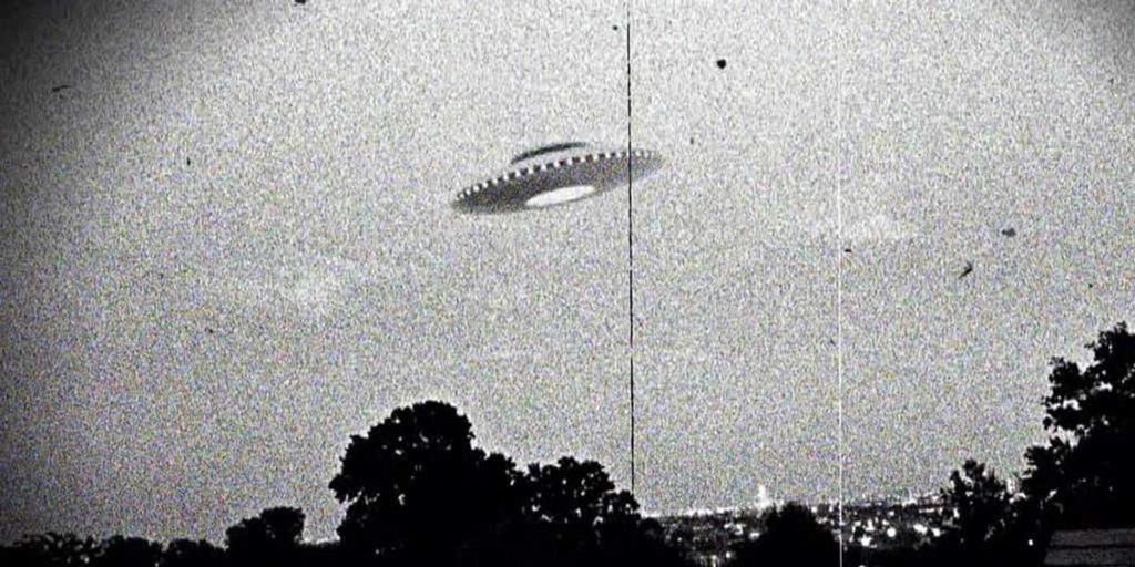 Joe Rogan misinterprets aliens but accurately identifies the threat