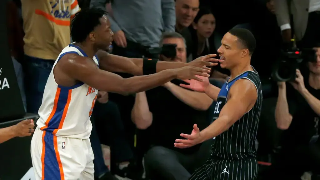 Knicks defeat Magic despite strange incident involving Desmond Bane