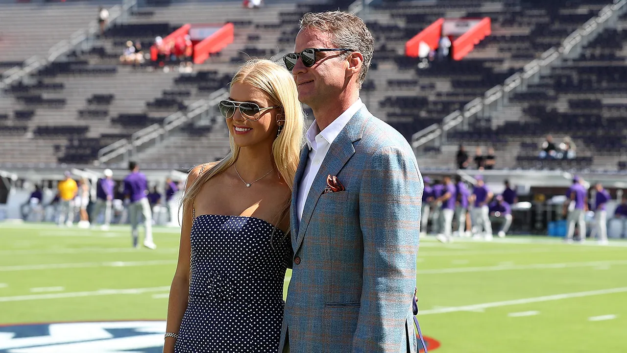 Lane Kiffin's daughter shares her experience at LSU while her boyfriend Whit Weeks meets her family.