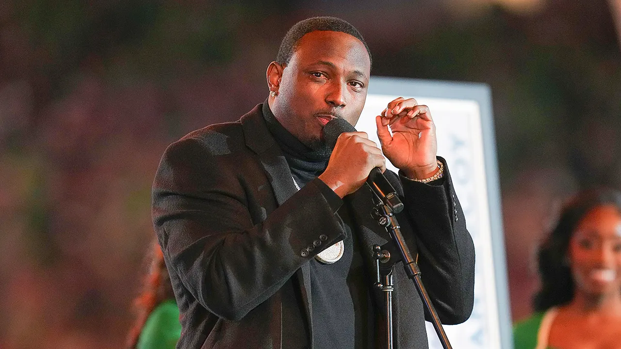 LeSean McCoy considered departing from the Eagles Hall of Fame due to Kevin Patullo.