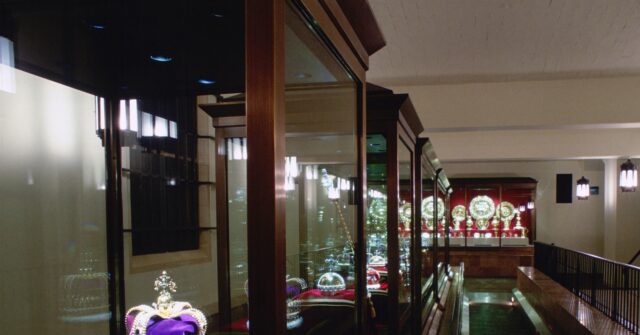 Leftist Activists Damage Display of British Crown Jewels