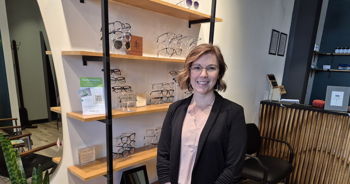 Local eye specialist observes the advantages of on-site vision plans