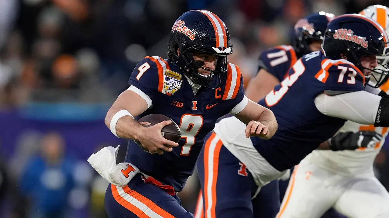 Luke Altmyer guides Illinois to victory in bowl game after colliding with an official