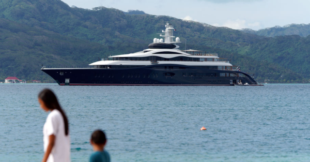 Mark Zuckerberg's $300M Yacht Shows He Isn't Concerned About Climate Crisis