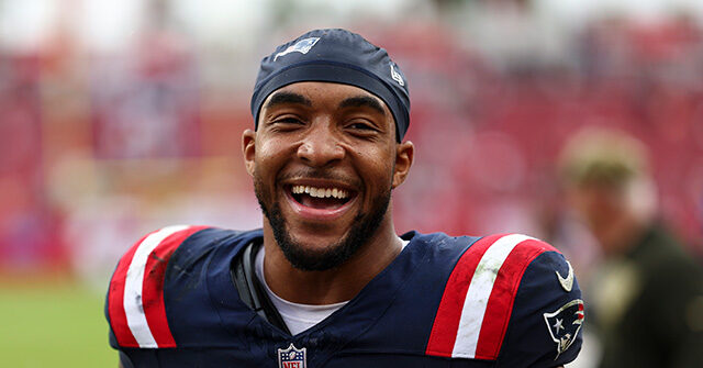 NFL Player Shine Light on Persecuted Christians with Shoe Design