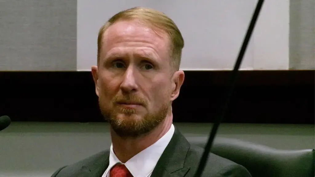 Navy veteran challenges defamation case, argues that the judge was biased