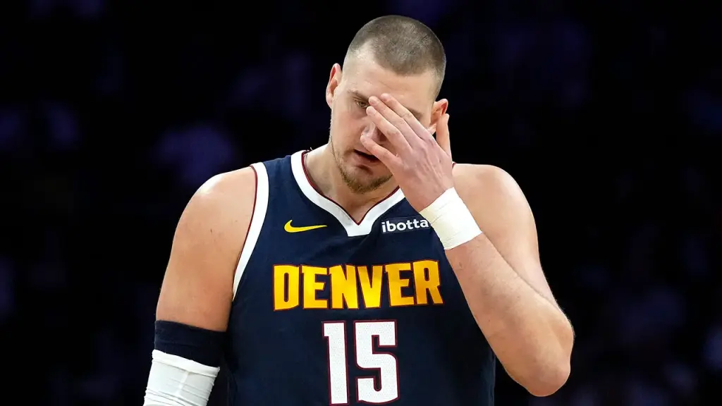 Nuggets player Nikola Jokic seems to have sustained a knee injury against the Miami Heat.