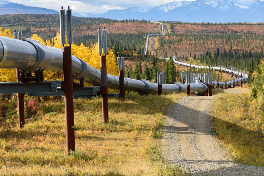 One Great High-Yield Pipeline Stock Dropped 20% to Buy and Keep for the Long Term
