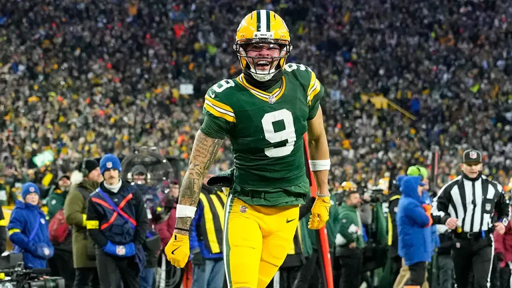 Packers defeat Bears in crucial NFC North division matchup