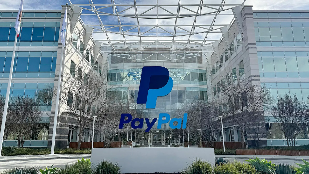 PayPal requests a banking license to enhance its support for small businesses.