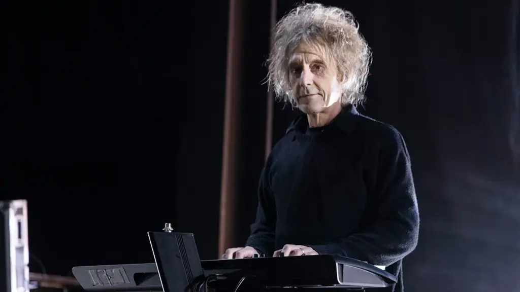 Perry Bamonte, guitarist for The Cure, passes away at 65 at home after battling illness.