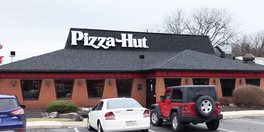 Pizza Hut Classic: Nostalgic experience dampened by language barriers and lackluster customer service