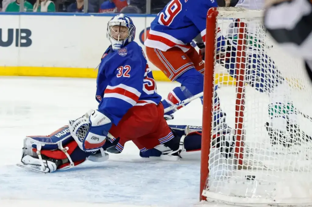Rangers disappoint again at MSG in a rough defeat to the Canucks