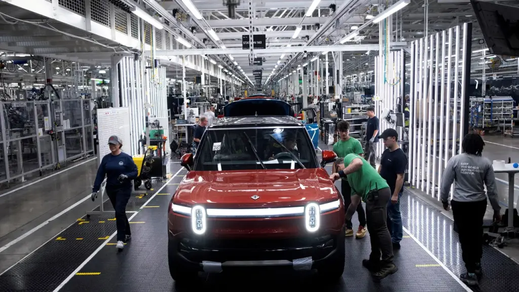 Rivian creates its first internal chip for autonomous electric cars