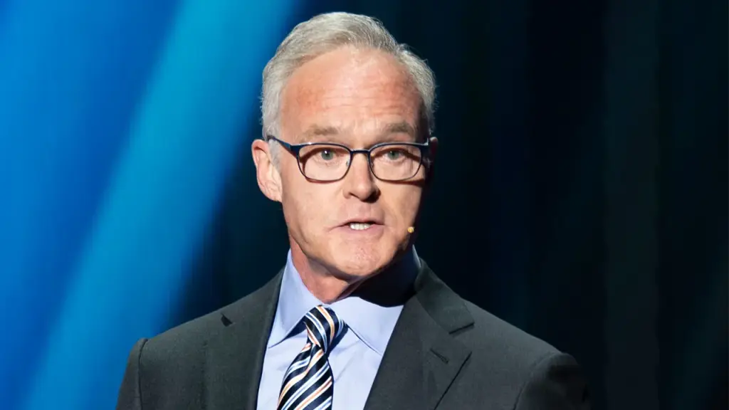 Scott Pelley states that '60 Minutes' is experiencing no interruptions from the new Paramount owners.
