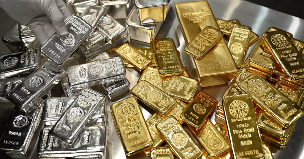 Silver stands out in the 2025 global market while soft commodities and oil fall behind.