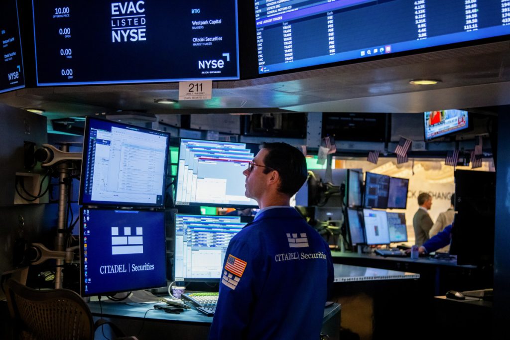 Stock Market Update, Dec. 31: Stocks Rise as Jobless Claims Show Weakness to Conclude 2025