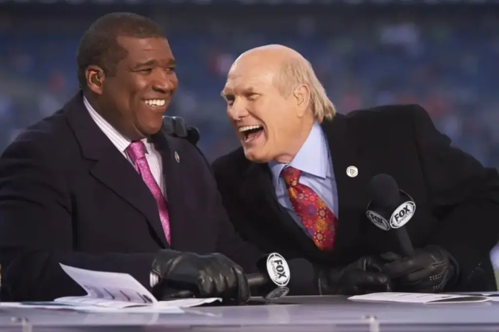 Terry Bradshaw is staying with the NFL Fox pregame show, says Curt Menefee.